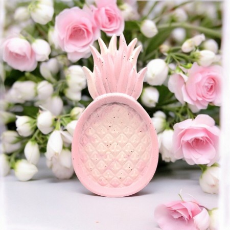 Pinky Pineapple